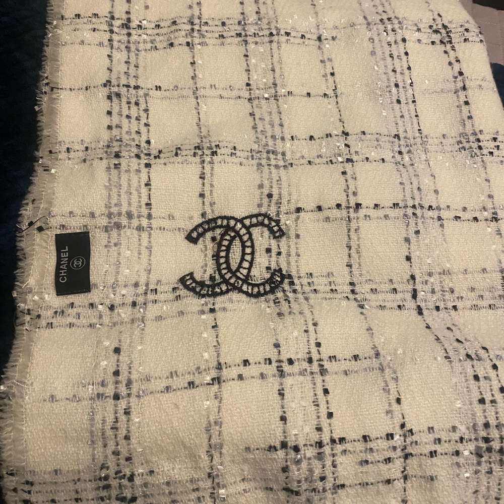 CHANEL Scarf Shawl White Blue Gray Black - Picture 4 of 12
